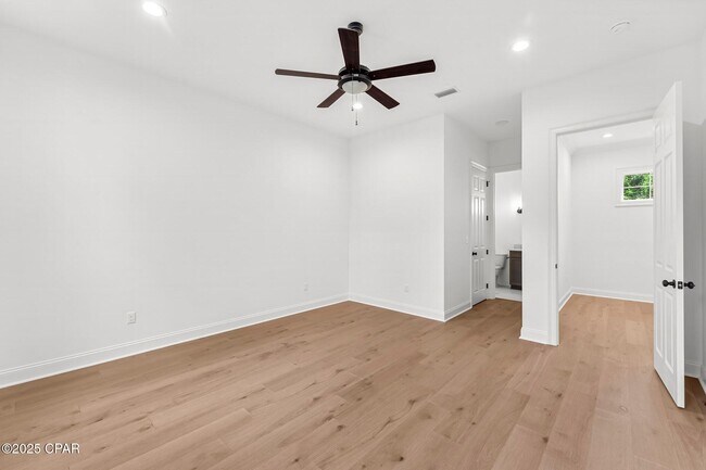 Building Photo - 3500 Fox Run Blvd