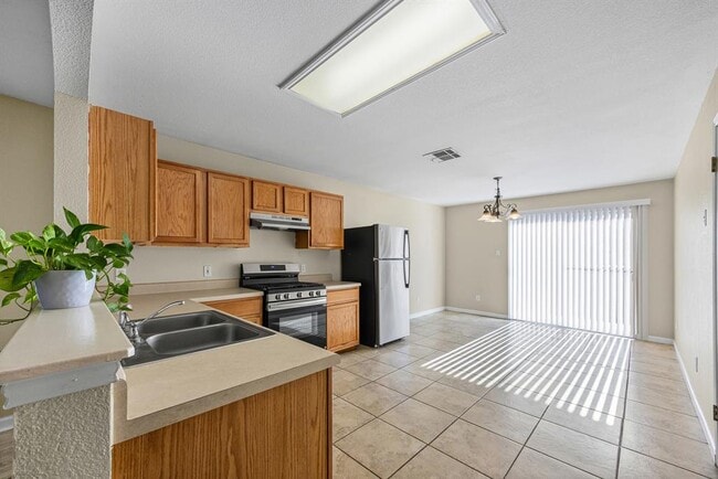 Building Photo - 17611 Wiseman Dr