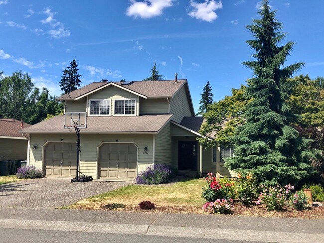 Primary Photo - Quaint home in the heart of Kenmore