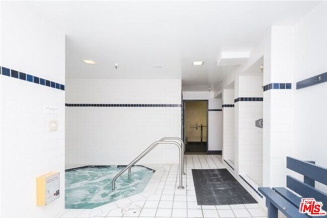 Building Photo - 7765 W 91st St