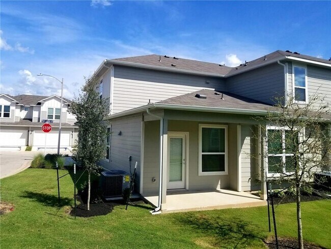 Building Photo - 1614 Roseburg Dr