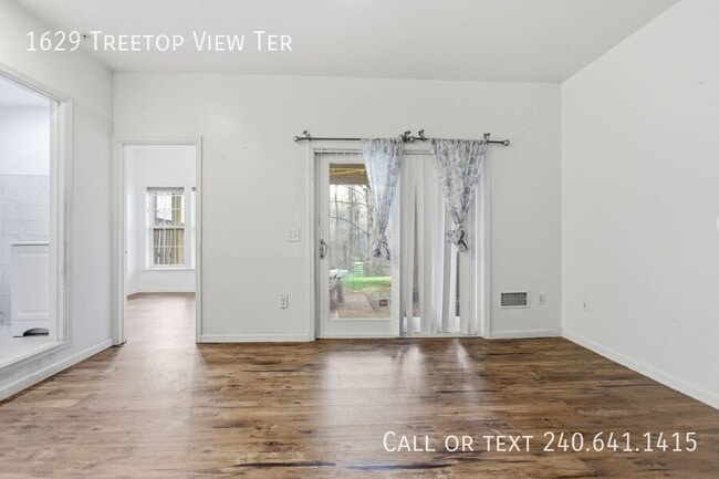 Building Photo - 1629 Treetop View Terrace