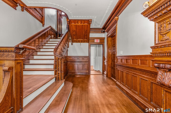 Building Photo - 360 Farmington Ave