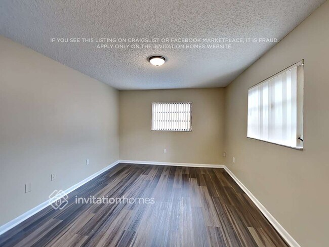 Building Photo - 2579 W 70th St