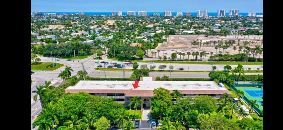 Building Photo - 100 Royal Palm Way