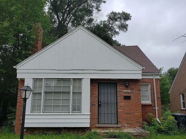 Primary Photo - Comfortable 3-Bedroom Rental on Elmdale Street