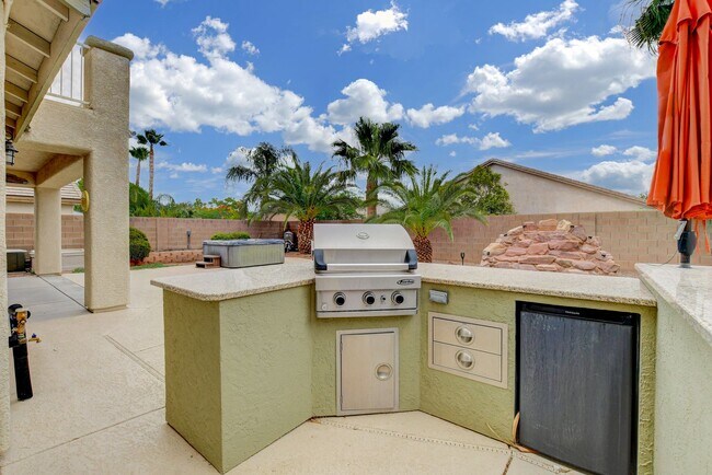 Building Photo - 8913 Arabian Filly Ave