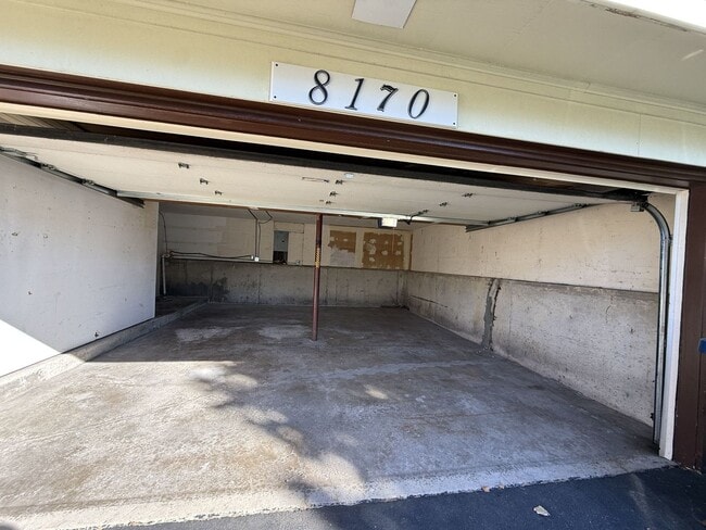 Building Photo - 8170 Northway Dr