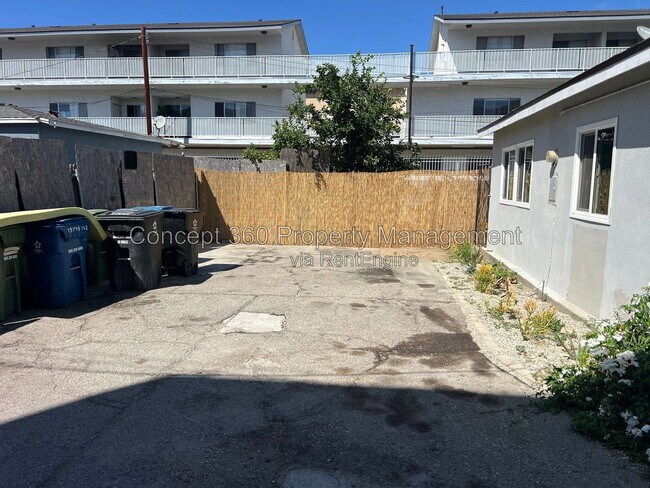 Building Photo - 13717 Yukon Ave
