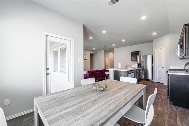 Building Photo - 5126 Morava Ln