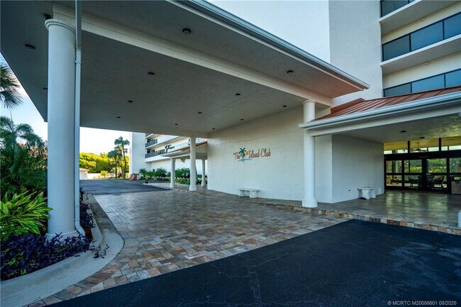 Building Photo - 10410 S Ocean Dr