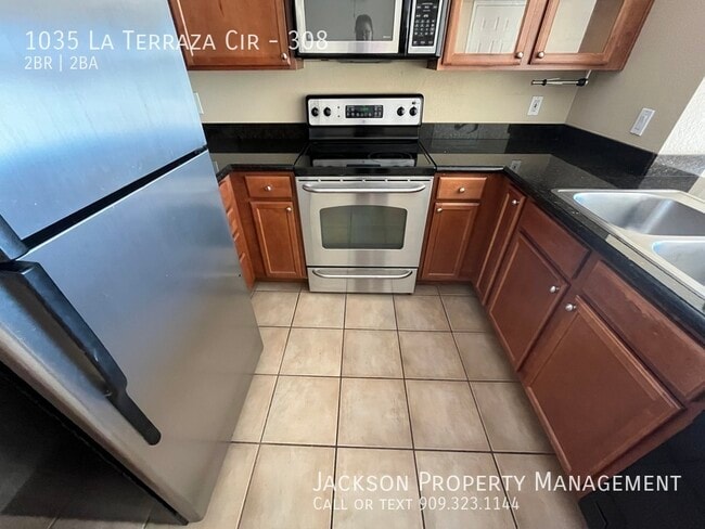 Building Photo - 1035 La Terraza Cir