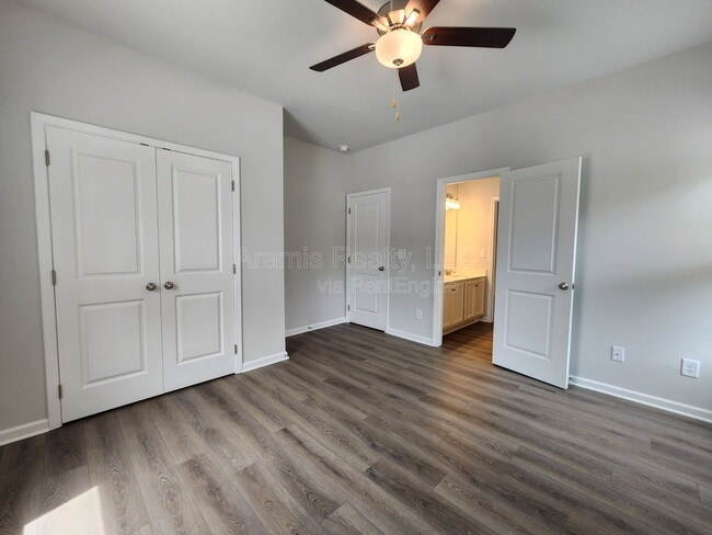 Building Photo - 5265 Wexford Ln