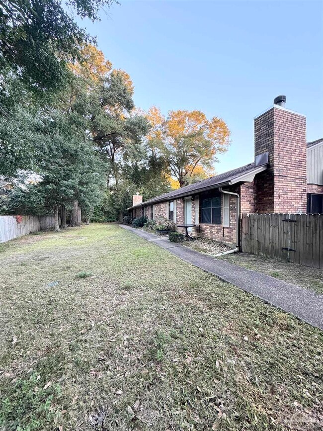 Building Photo - 1440 N 61st Ave