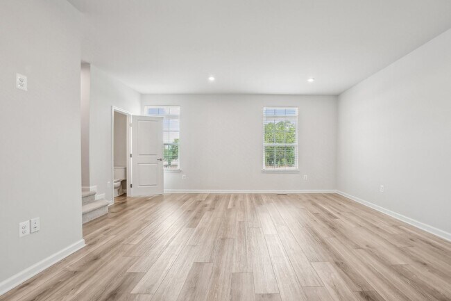 Building Photo - Lukas Park, Over 2000 Square Feet, Nearly New Build... Everything you want all in one! Come see f...