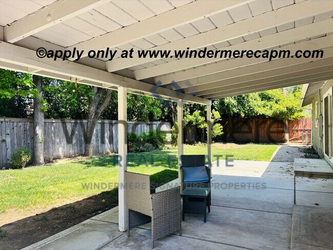 Building Photo - Beautiful 3BD/ 2BA Arden Arcade Home with Spacious Yard In Highly Desirable Location!