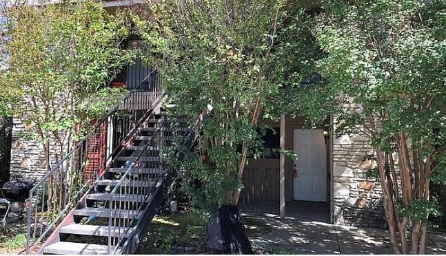 Primary Photo - 7001 Oak Meadow Cir
