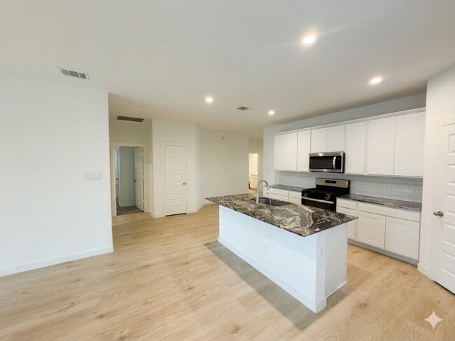 Building Photo - 4946 Pne Hvn Ln