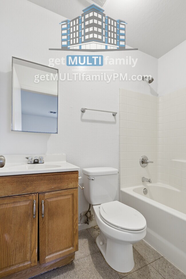 Building Photo - 1331 E Pueblo Ave