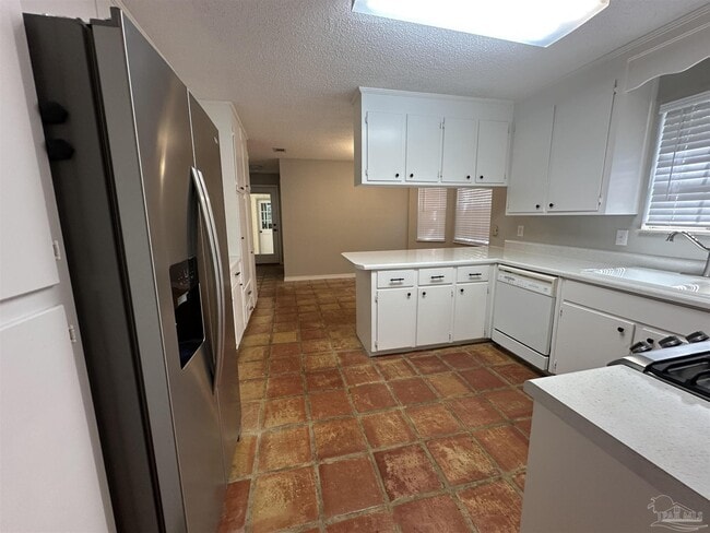 Building Photo - 3202 Swan Ln