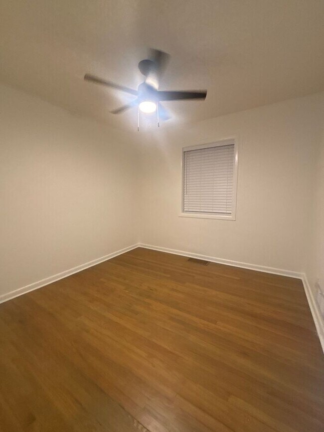 Building Photo - Lots of space and flexibility in a convenient Wheat Ridge Location