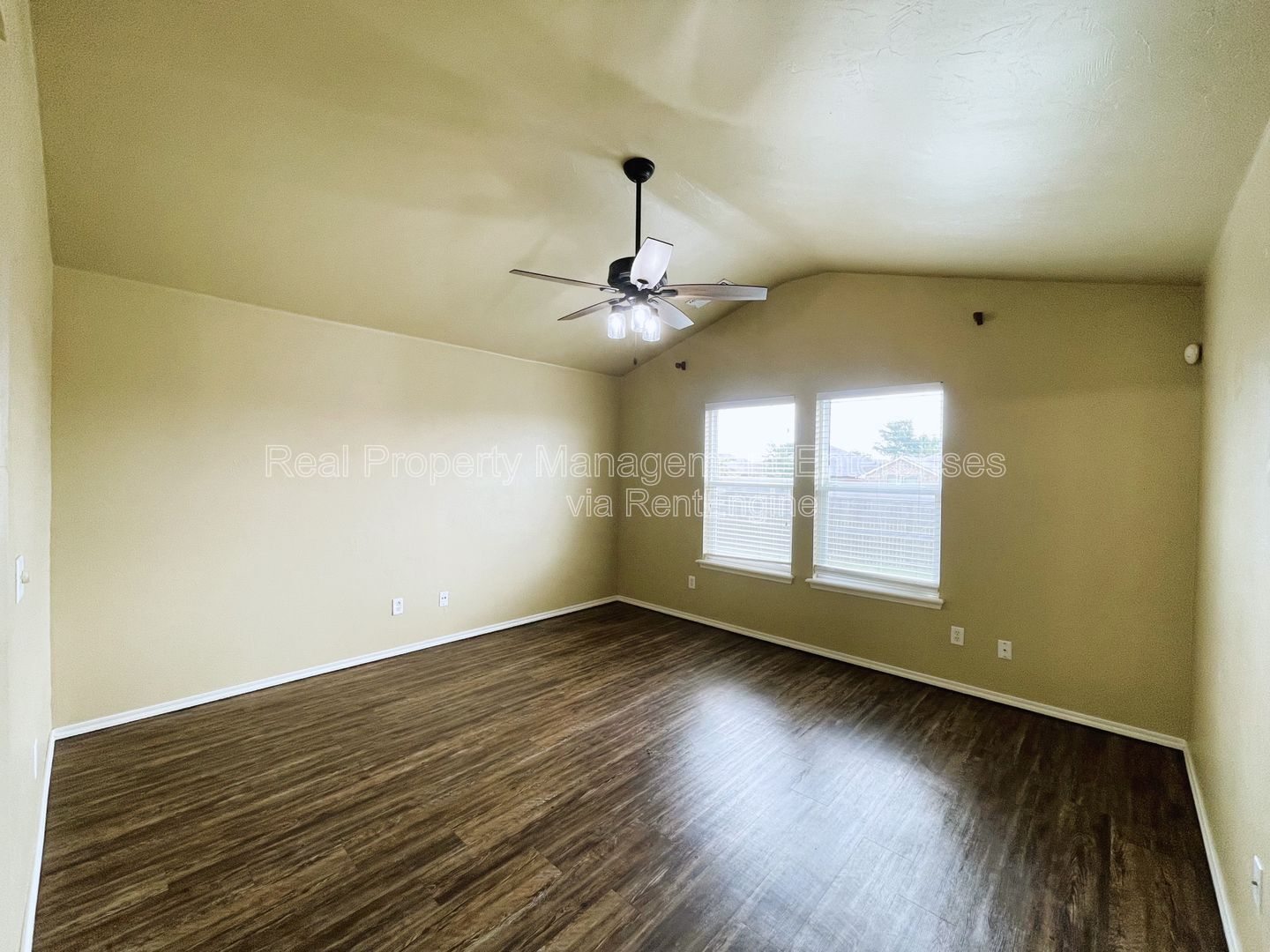 Building Photo - 18212 Viento Dr