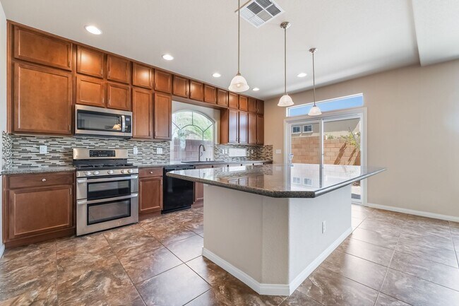 Building Photo - Upgraded Tri-Level Home on a Cul-de-Sac Lot in Southwest