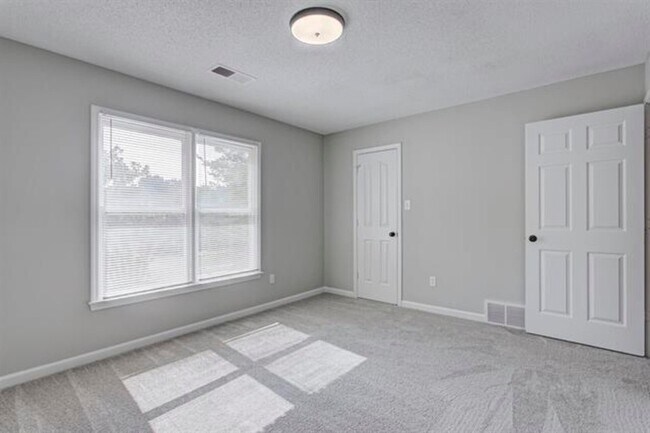Building Photo - 1359 Winoka Rd