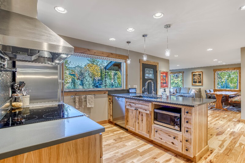 Building Photo - 1221 Commercial St