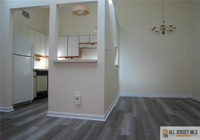 Building Photo - 152 Darwin Ln