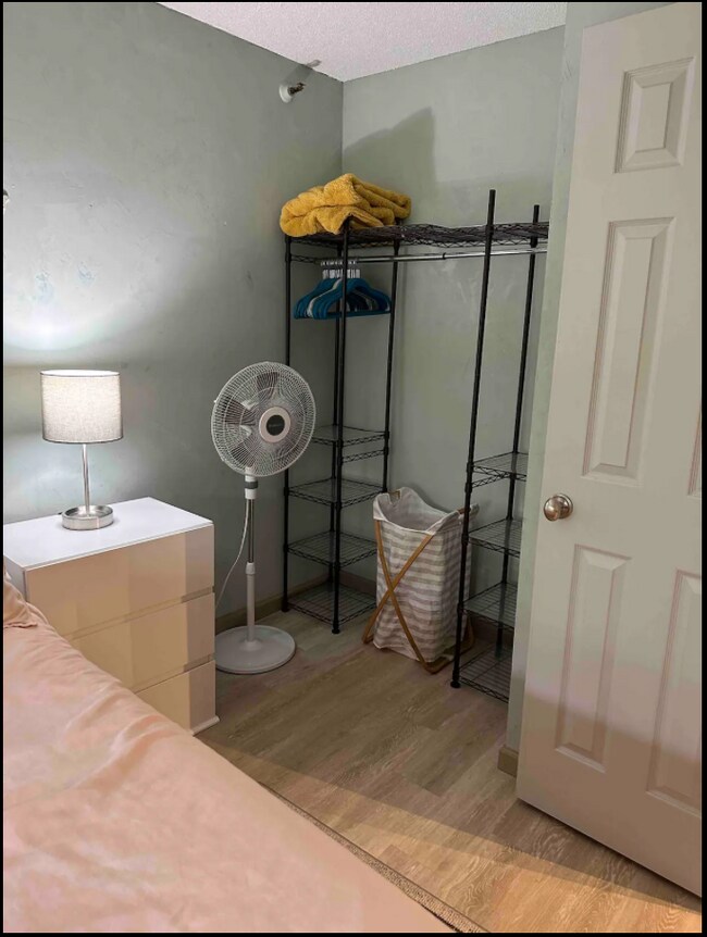 Building Photo - 7614 York Ave S