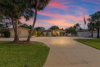 Building Photo - 7215 Westmoreland Dr