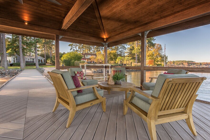 Building Photo - 727 Isle of Pines Rd