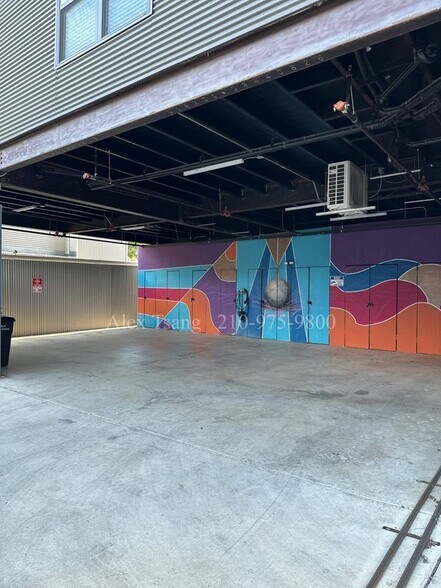 Building Photo - 811 Montana St