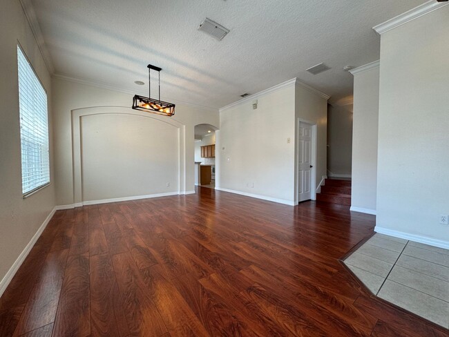 Building Photo - Gorgeous 4/3 Townhome in Oviedo ~ 2.5 Car ...