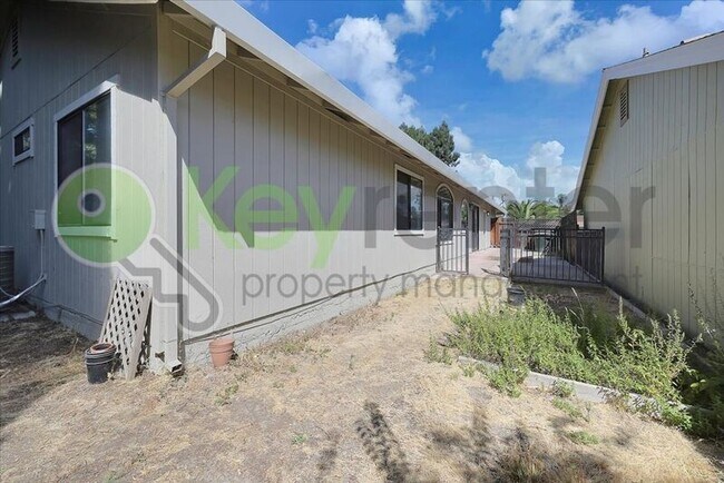 Building Photo - 3040 Danehurst Ct