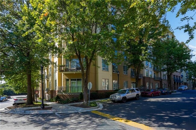 Building Photo - 711 Cosmopolitan Dr NE