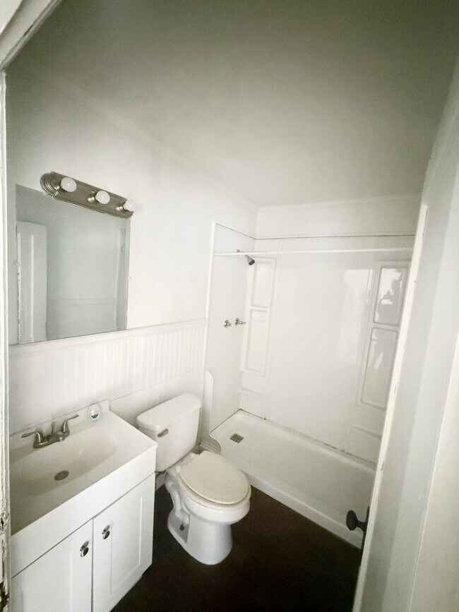 Building Photo - 1324 Georgetown St