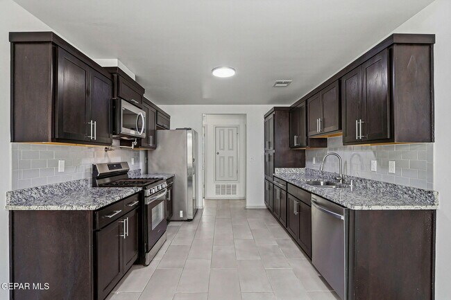 Building Photo - 1173 Summer Rain St