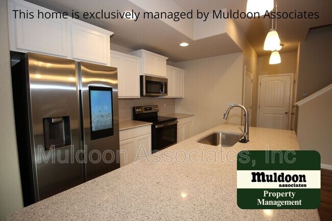 Building Photo - 954 Petra Heights
