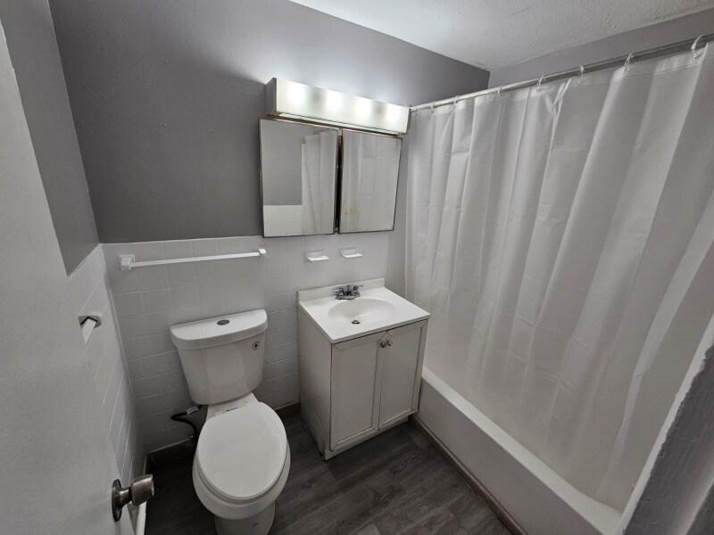 Building Photo - 13540 Superior Rd