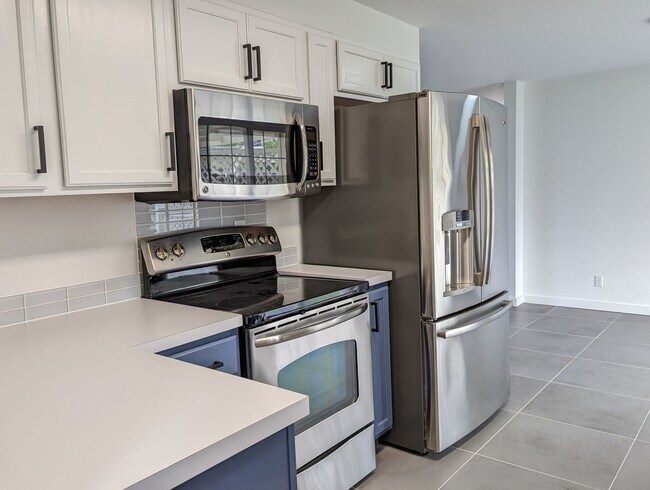 Building Photo - 3-Bedroom, 2-Bath Home With Large Patio an...