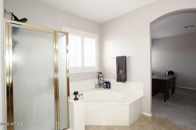 Building Photo - 15626 N 13th Ave