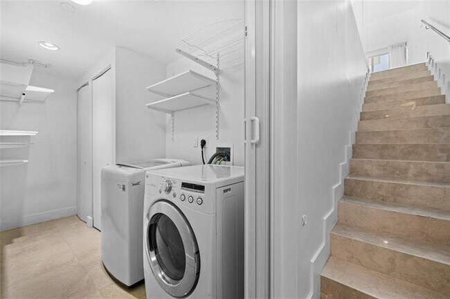 Building Photo - 2950 NE 188th St