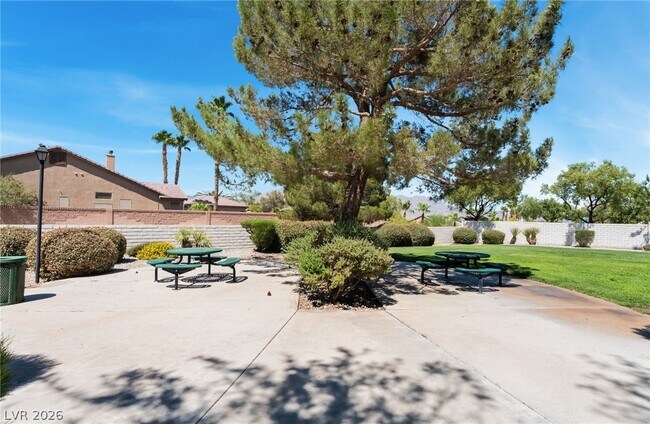 Building Photo - 8701 Butterchurn Ave