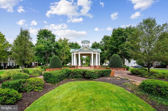 Building Photo - 9305 Sumner Lake Blvd