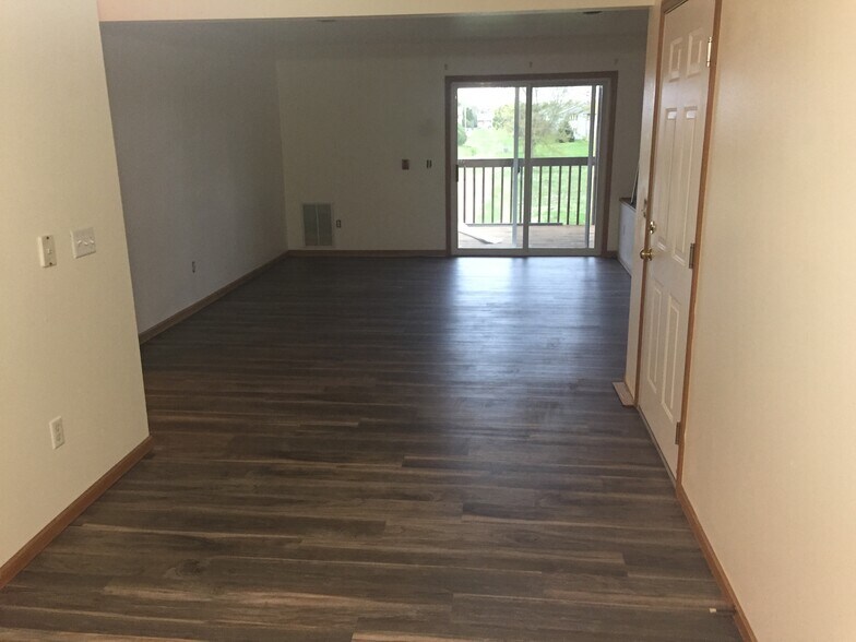 Building Photo - 517 Trail Side Dr