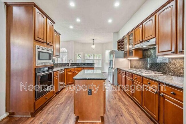 Building Photo - 23822 Wellington Ct Blvd
