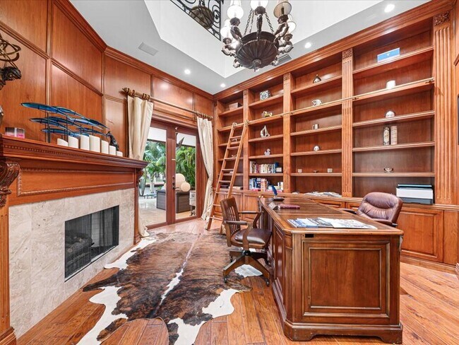 Building Photo - 3030 NE 45th St