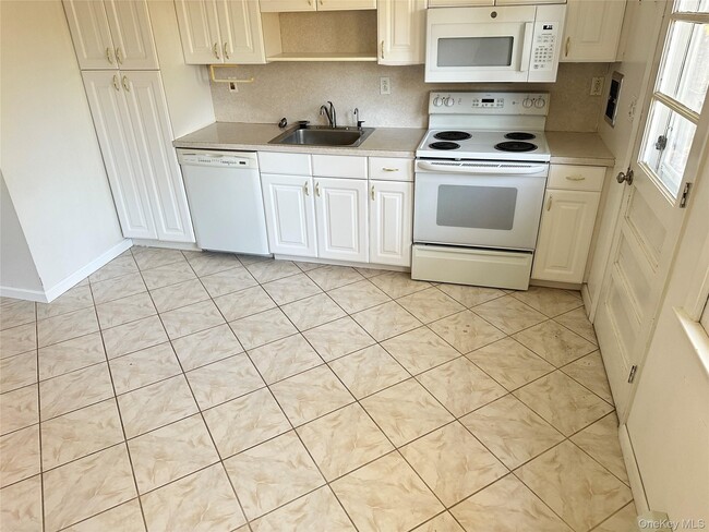 Building Photo - 14 S Delaware Dr